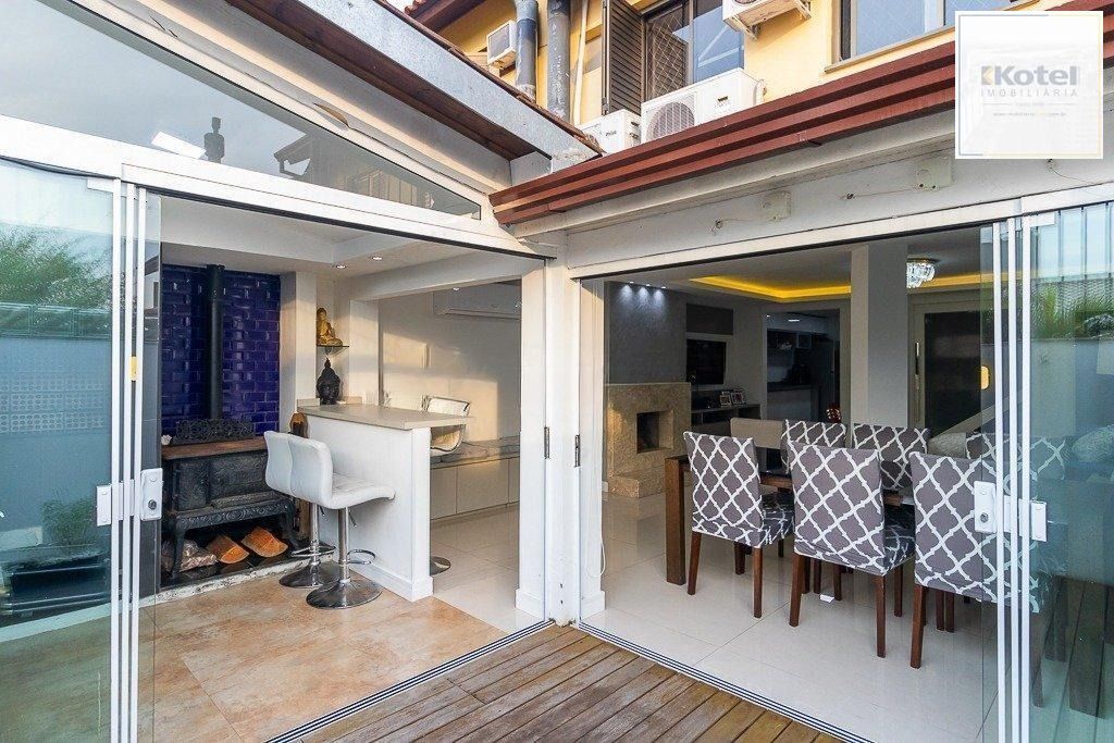 Casa em condomínio com 4 quartos, 2 suítes e 2 vagas à - Jardim Sabara