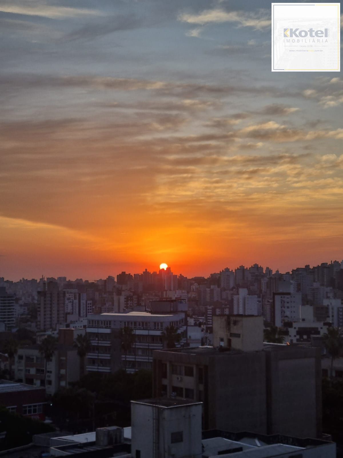 Apto 3 dorm living estendido, andar alto no Passo da Areia