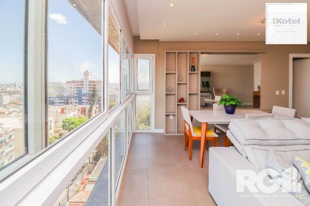 Apartamento com 3 Dormitórios, Suíte e Vaga Dupla – Andar Alto