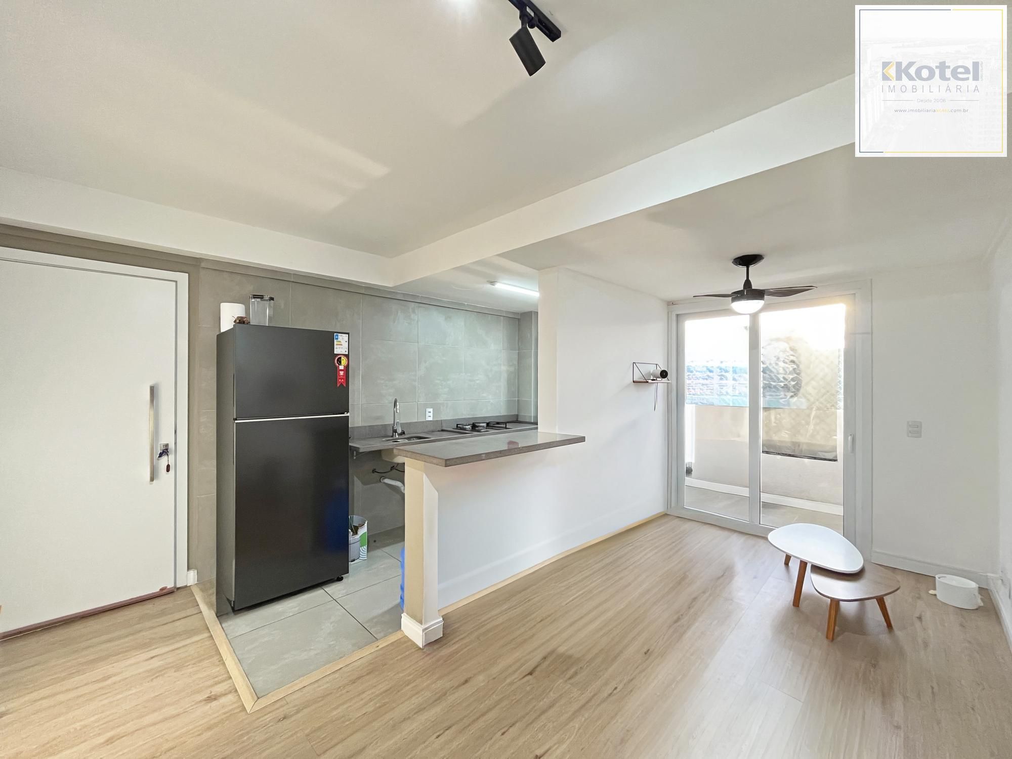 Apartamento de 2 dormitórios, sacada e churrasqueira e vaga coberta. — foto 4