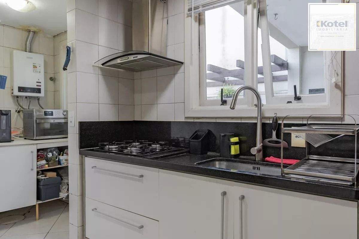 Casa em condomínio com 3 dormitórios, suíte e 2 vagas