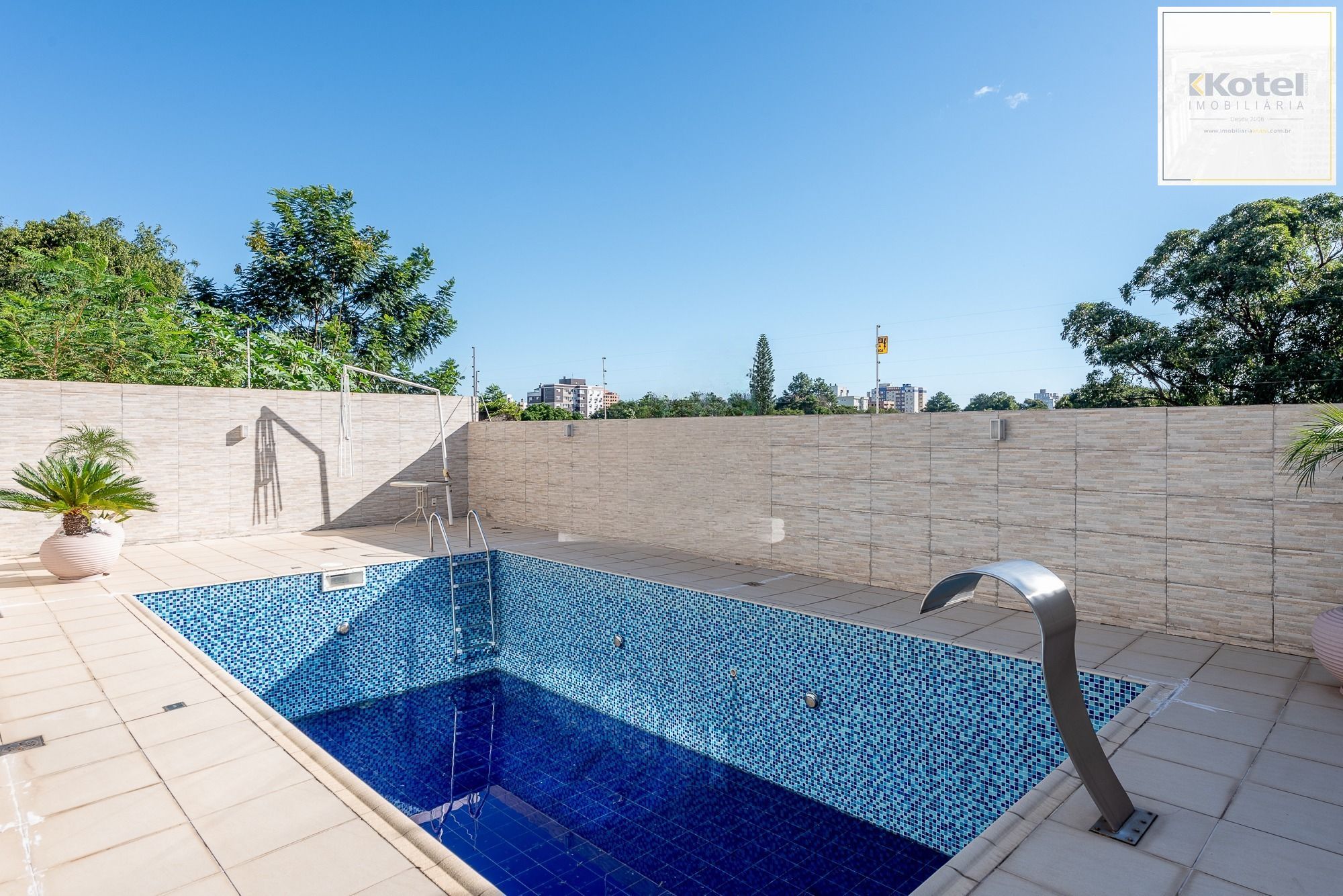 Casa  4 Dormitórios, Suíte Master, Piscina e espaço Gourmet no Jardim Planalto — foto 2