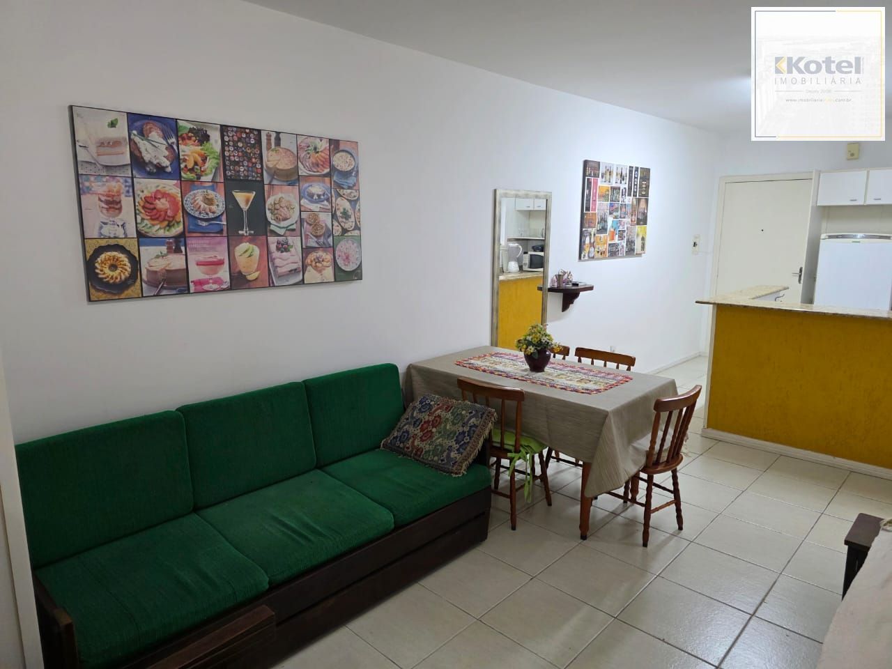 Apartamento Mobiliado 2 Dormitórios com Vaga Coberta,  Centro, Capão da Canoa
