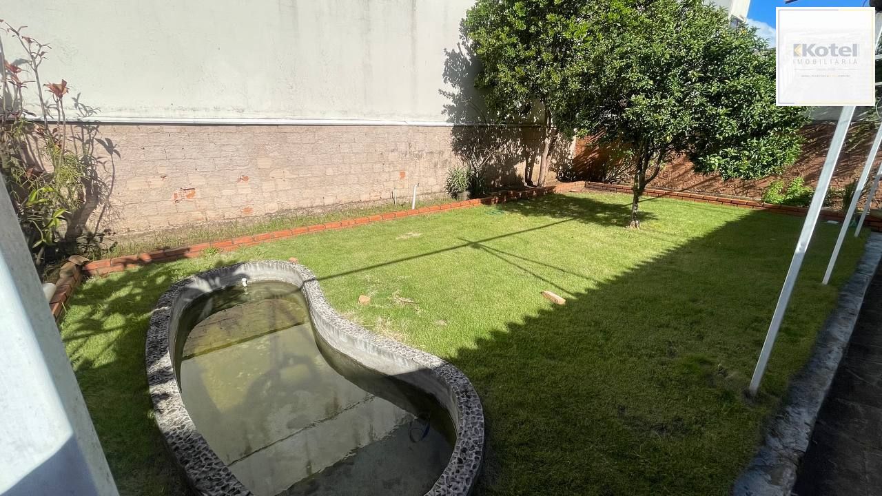 Casa com 4 dormitórios suite, e amplo patio - Jardim Planalto em frente a praça