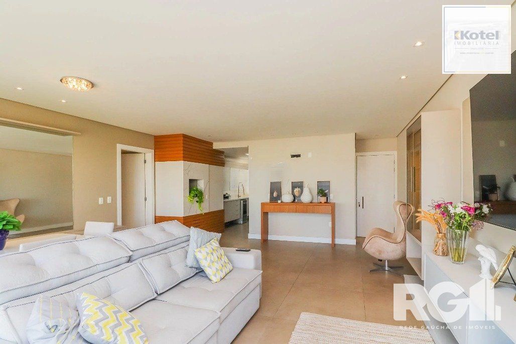 Apartamento com 3 Dormitórios, Suíte e Vaga Dupla – Andar Alto