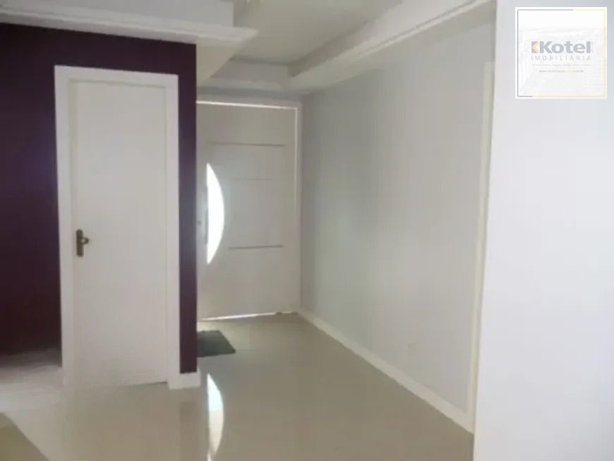 Casa térrea com 3 dormitórios, suíte e 3 vagas.