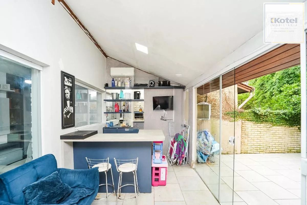 Casa em Condomínio com 3 Quartos, Piscina, Quintal e 2 Vagas — foto 4