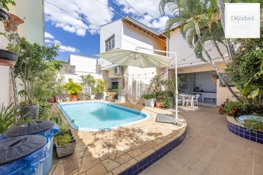 Casa térrea, 159m² privativos, patio com piscina, no Bairro São Sebastião. — foto 3