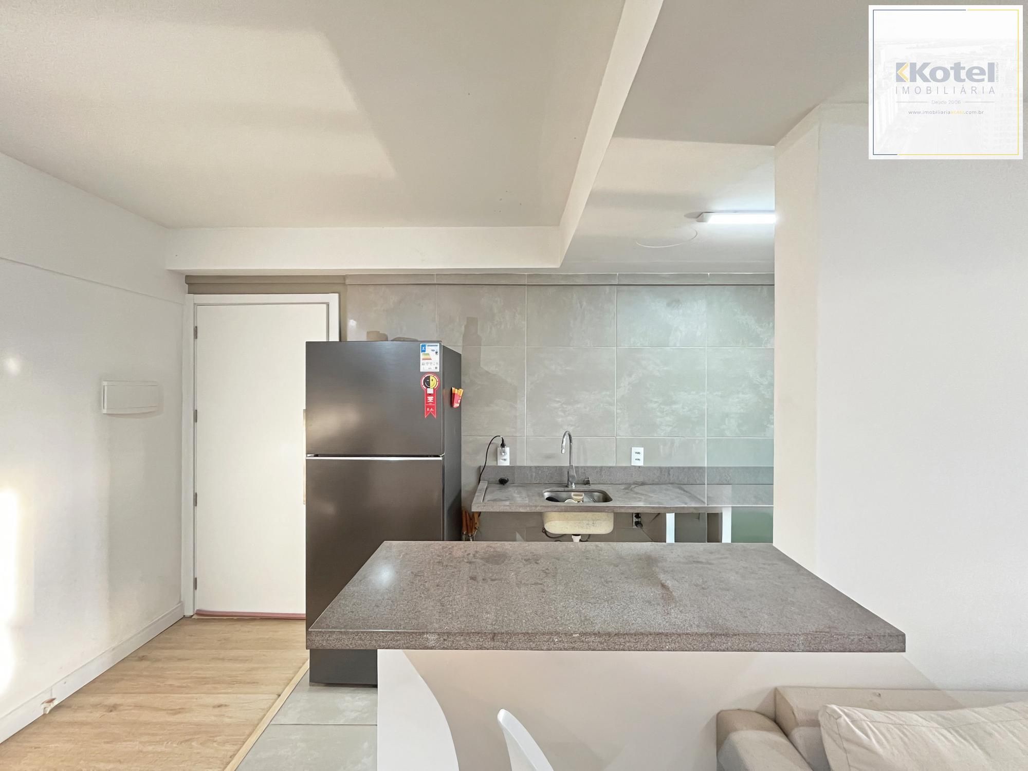 Apartamento de 2 dormitórios, sacada e churrasqueira e vaga coberta. — foto 5