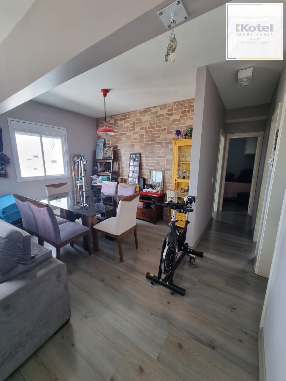 Apto 3 dorm living estendido, andar alto no Passo da Areia