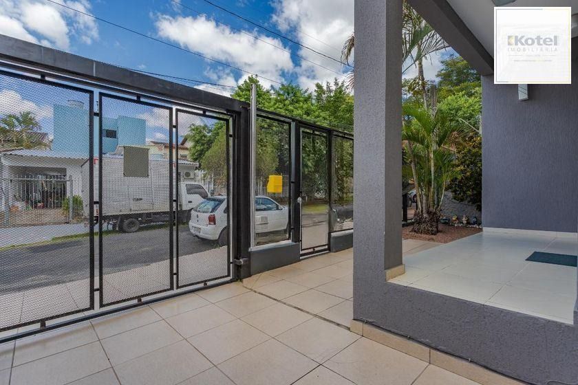 Casa térrea com 3 dormitórios, espaço gourmet e 3 vagas.