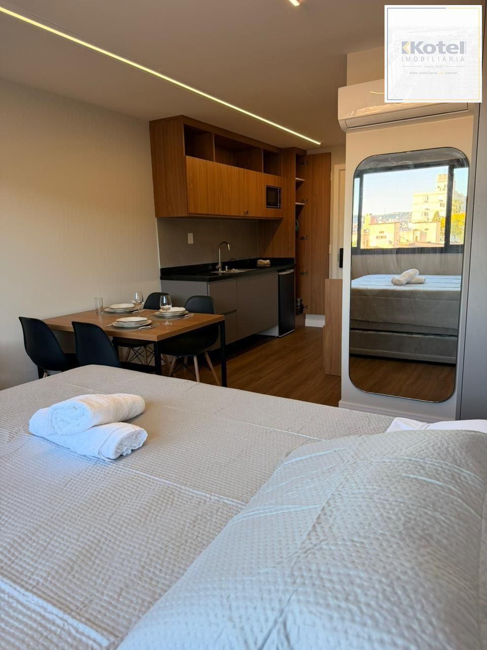 Studio Mobiliado no GO Cidade Baixa com Vista para o Guaíba