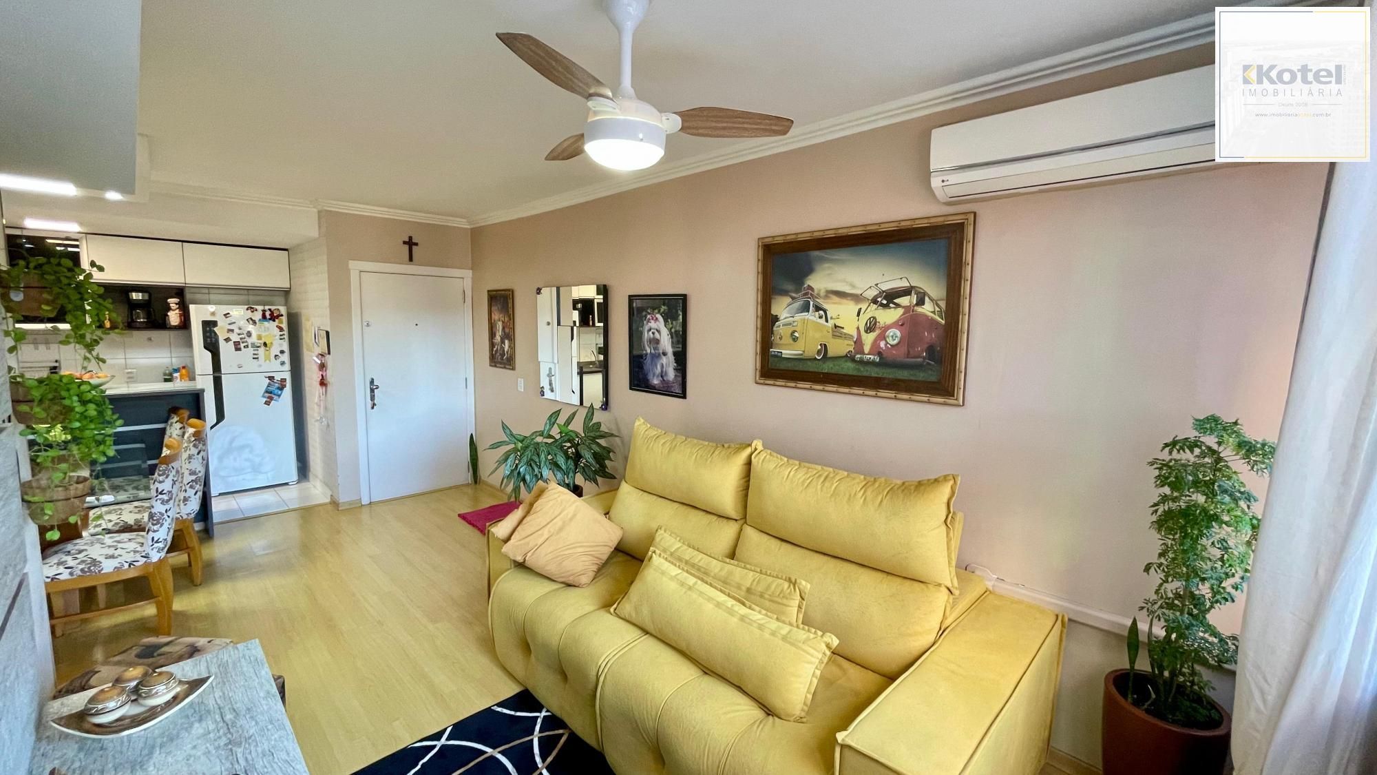 Apartamento Semimobiliado com 3 Dormitórios e Suíte