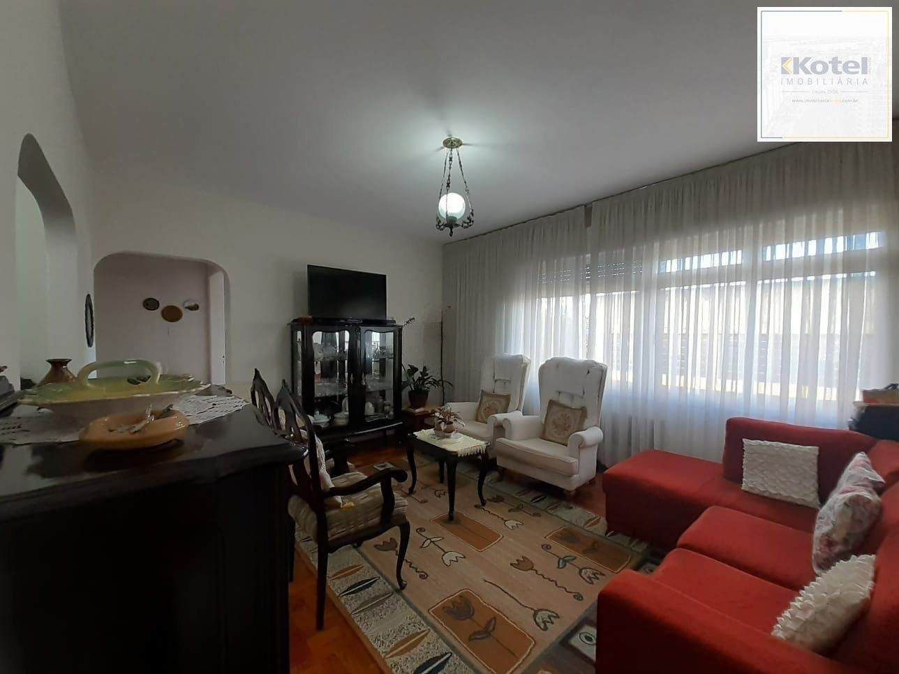Apartamento com 3 dormitórios, living 2 ambientes, banheiro social, total de 109,57m² privativos, cozinha e área de serviço separadas. — foto 3