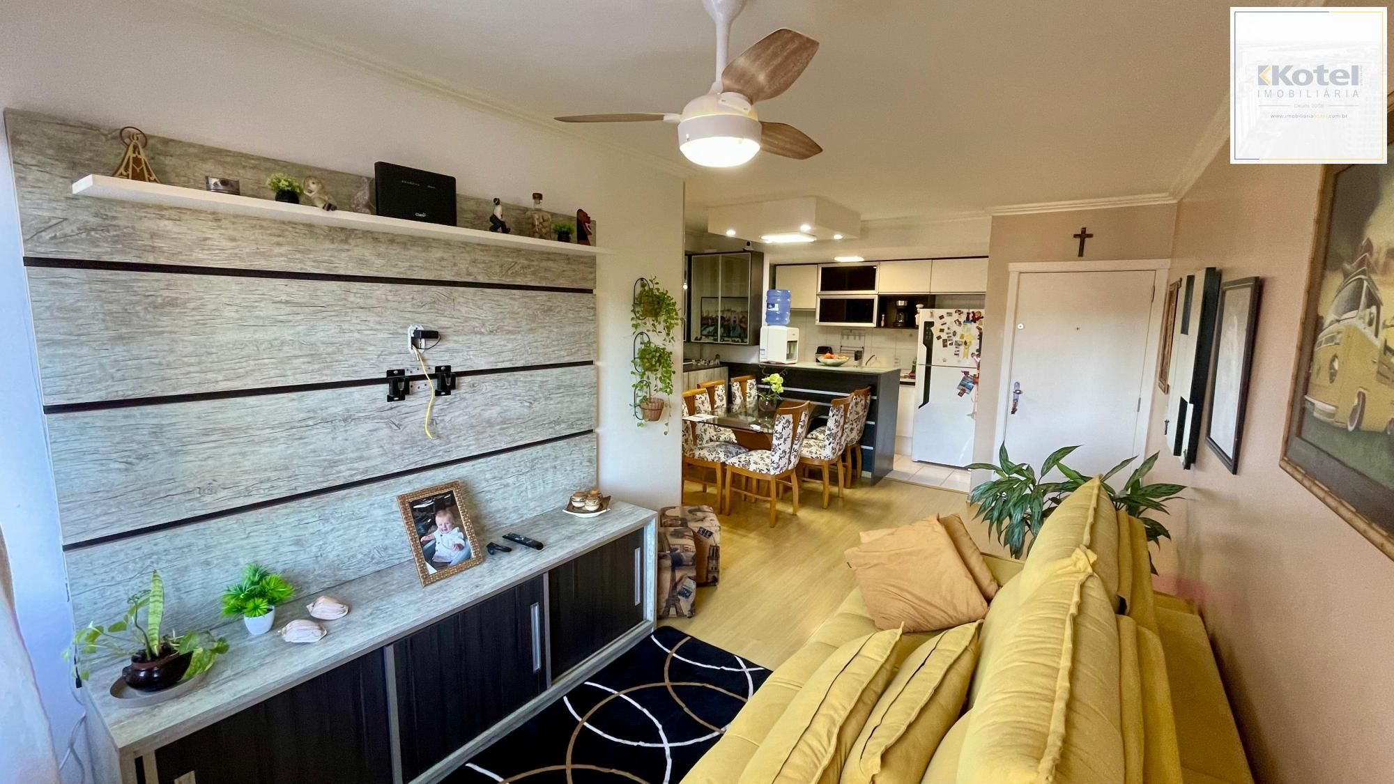 Apartamento Semimobiliado com 3 Dormitórios e Suíte