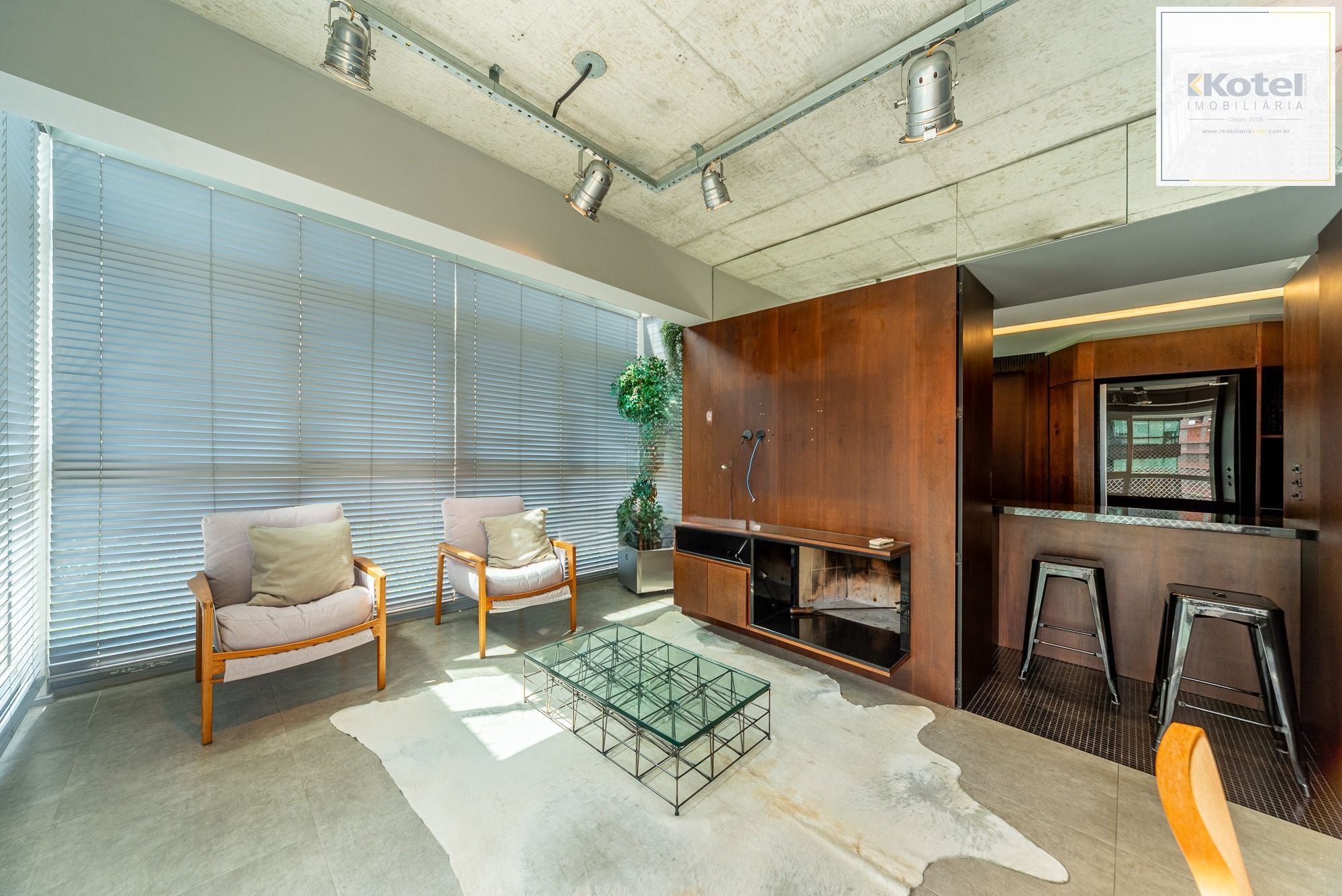 Apartamento Duplex Semimobiliado com 2 Suítes no Petrópolis — foto 3