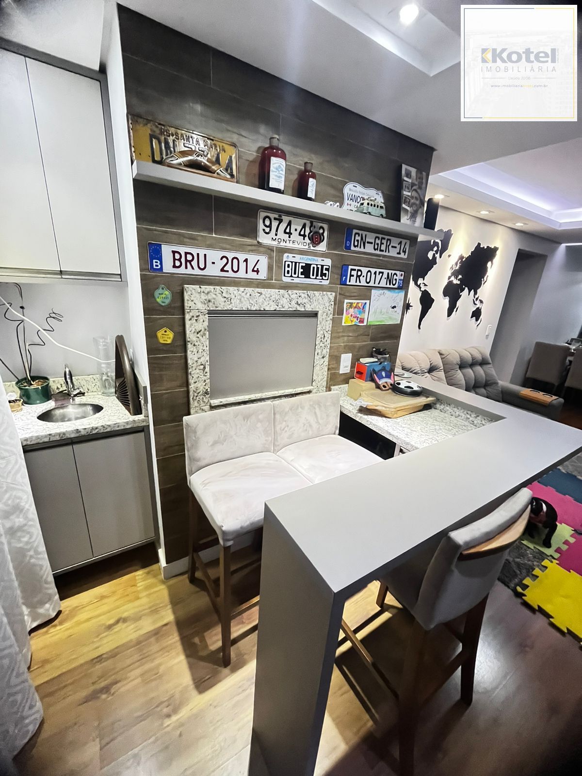 Apartamento mobiliado 2 dormitórios com suíte e 2 vagas em Petrópolis Poa — foto 5