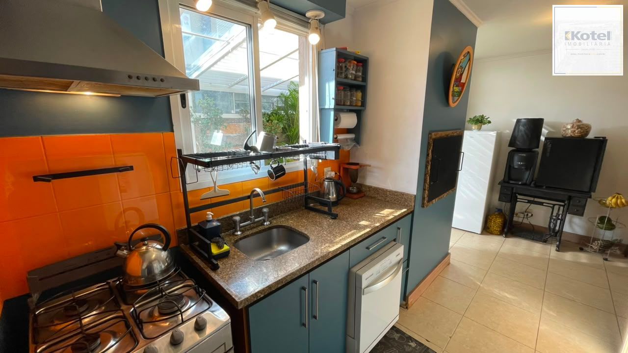 Casa 4 dorms com energia solar em condomínio