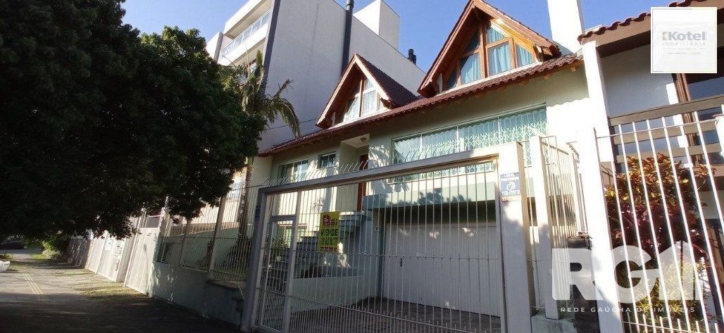 Casa 5 quartos à venda, 371m², Jardim Itu - Porto Alegre