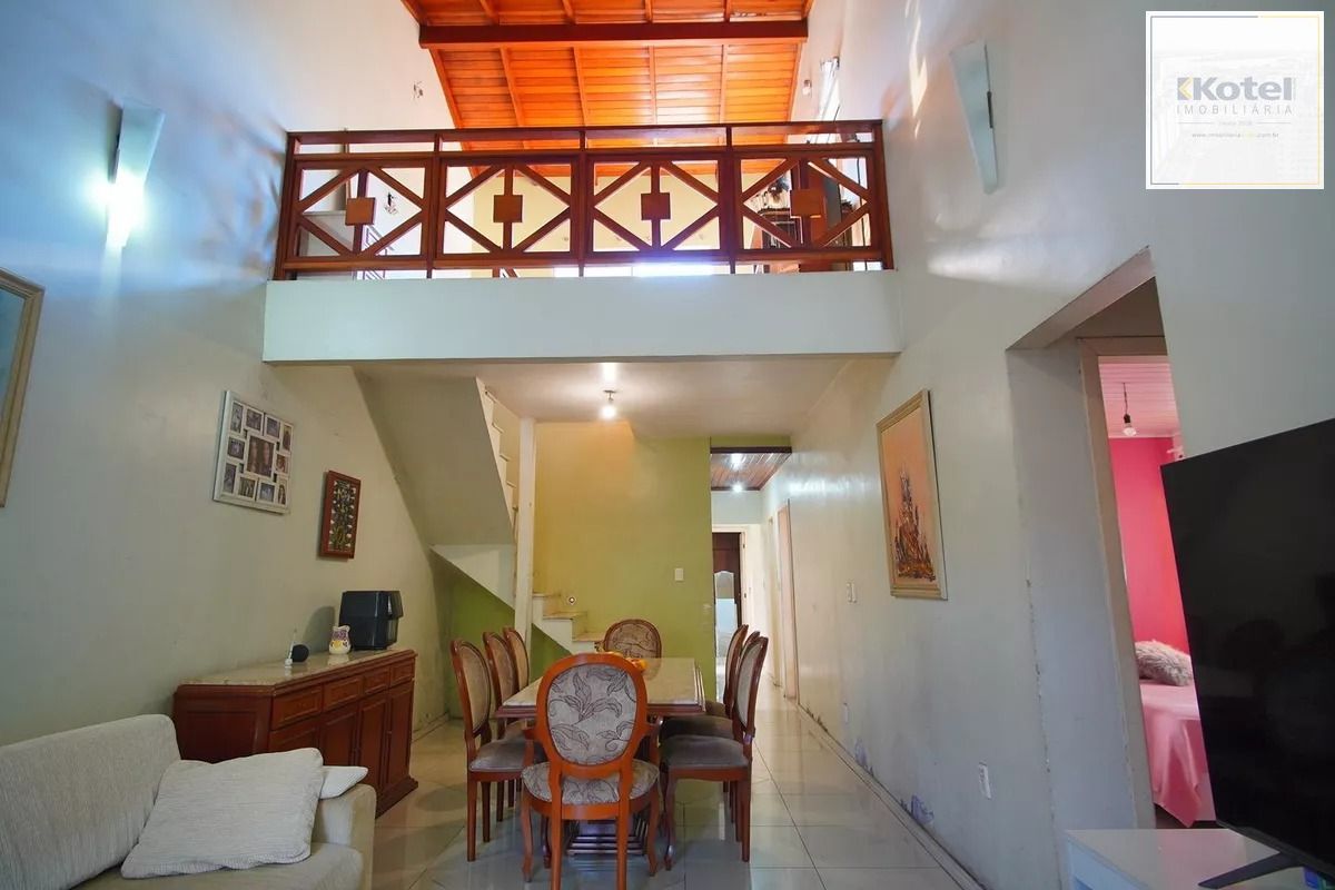 Casa Térrea com 5 dormitórios, Amplo Terreno de 300m² - Bairro Santa Rosa — foto 4