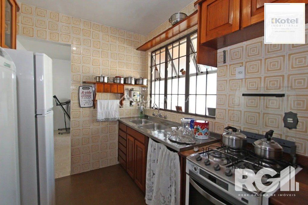 Casa 4 quartos à venda, 280m², Jardim Itu Sabará - Porto Alegre