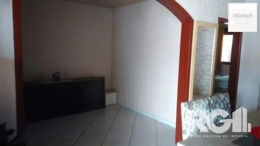 Casa Ampla com Piscina e 4 Dormitórios no Rubem Berta — foto 4