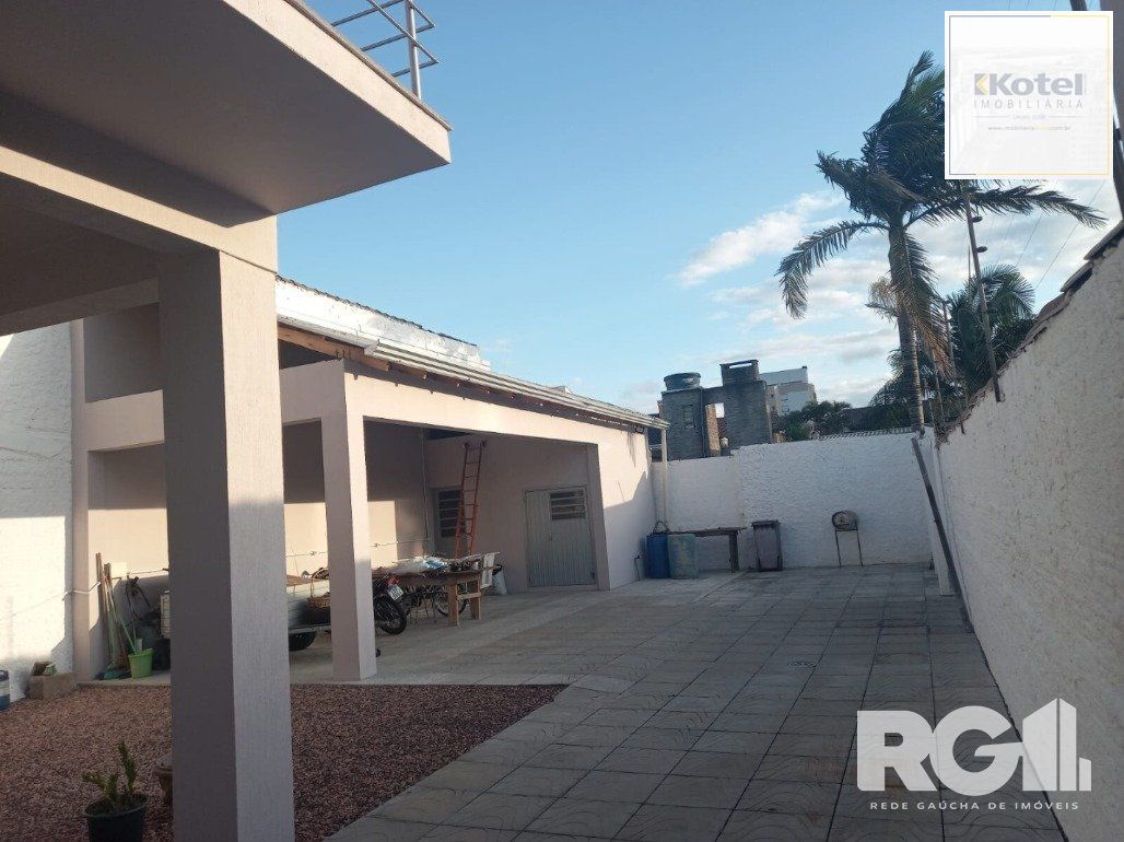 Casa à Venda com 3 Dormitórios, Suíte com Closet e Garagem para 10 Carros — foto 4