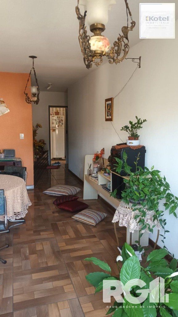 Apartamento com sacada 2 dorm na Avenida Engenheiro Francisco Rodolfo Simch - Sarandi — foto 5