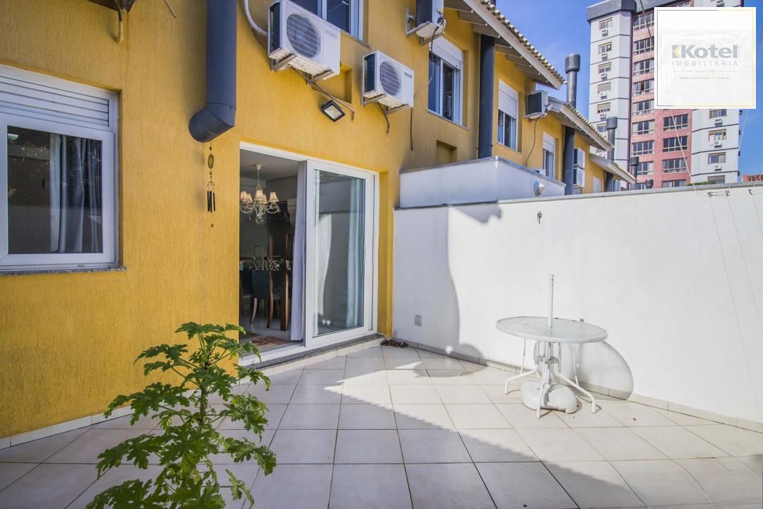 Casa em condomínio com pátio e suíte – Jardim São Pedro, POA