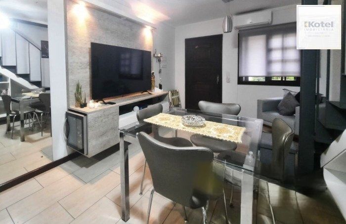 Casa em Condomínio  2 dormitórios no bairro Vila Nova