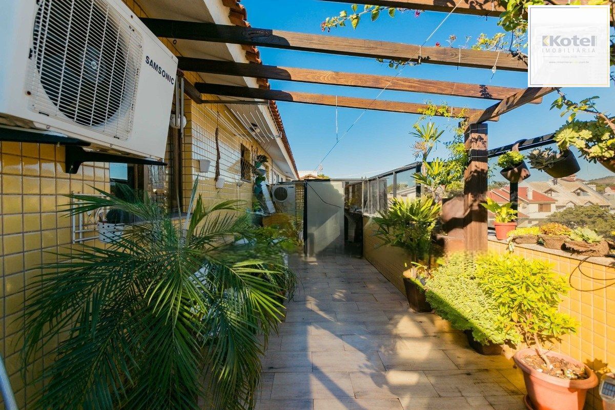 Cobertura com 3 dormitórios, terraço e 4 vagas