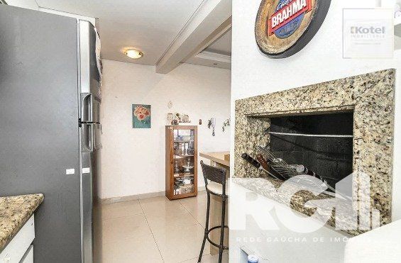 Apartamento 3 Dormitórios com Suíte, Lareira e 2 Vagas — foto 5
