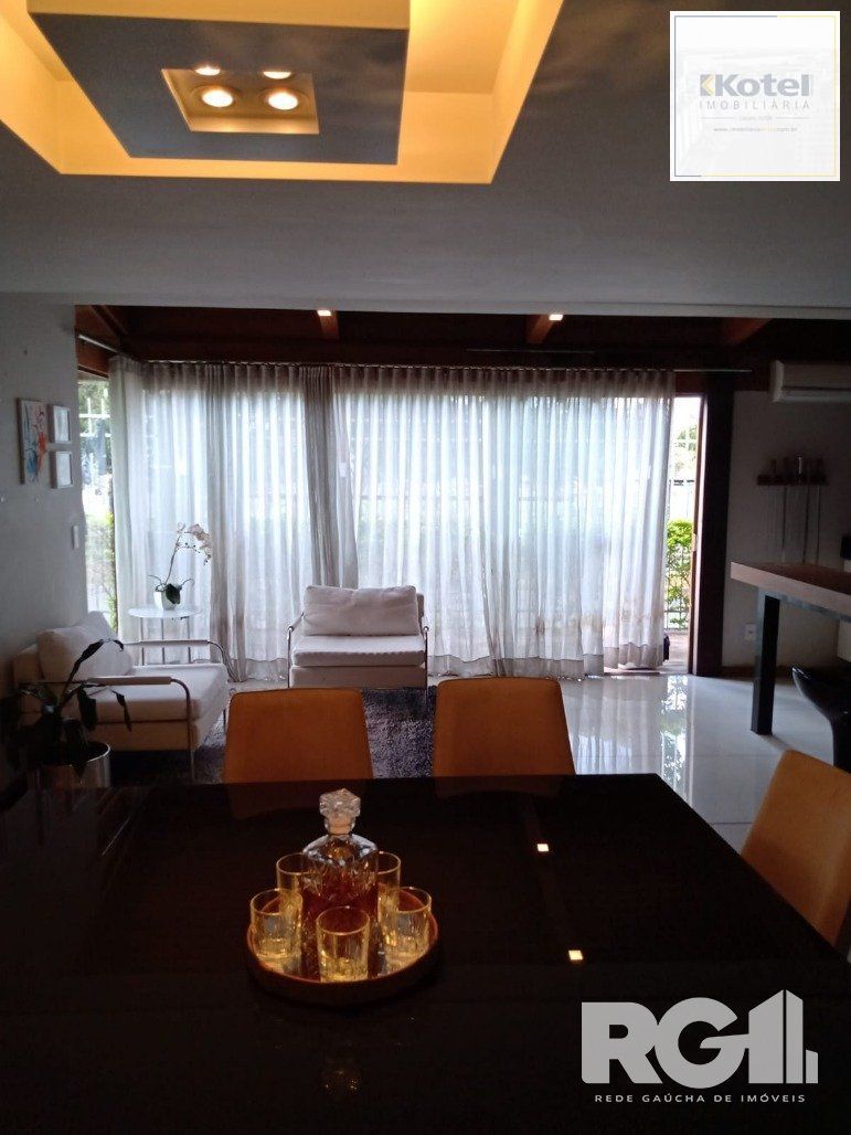 Casa 4 quartos à venda, 300m², Jardim Itu - Porto Alegre