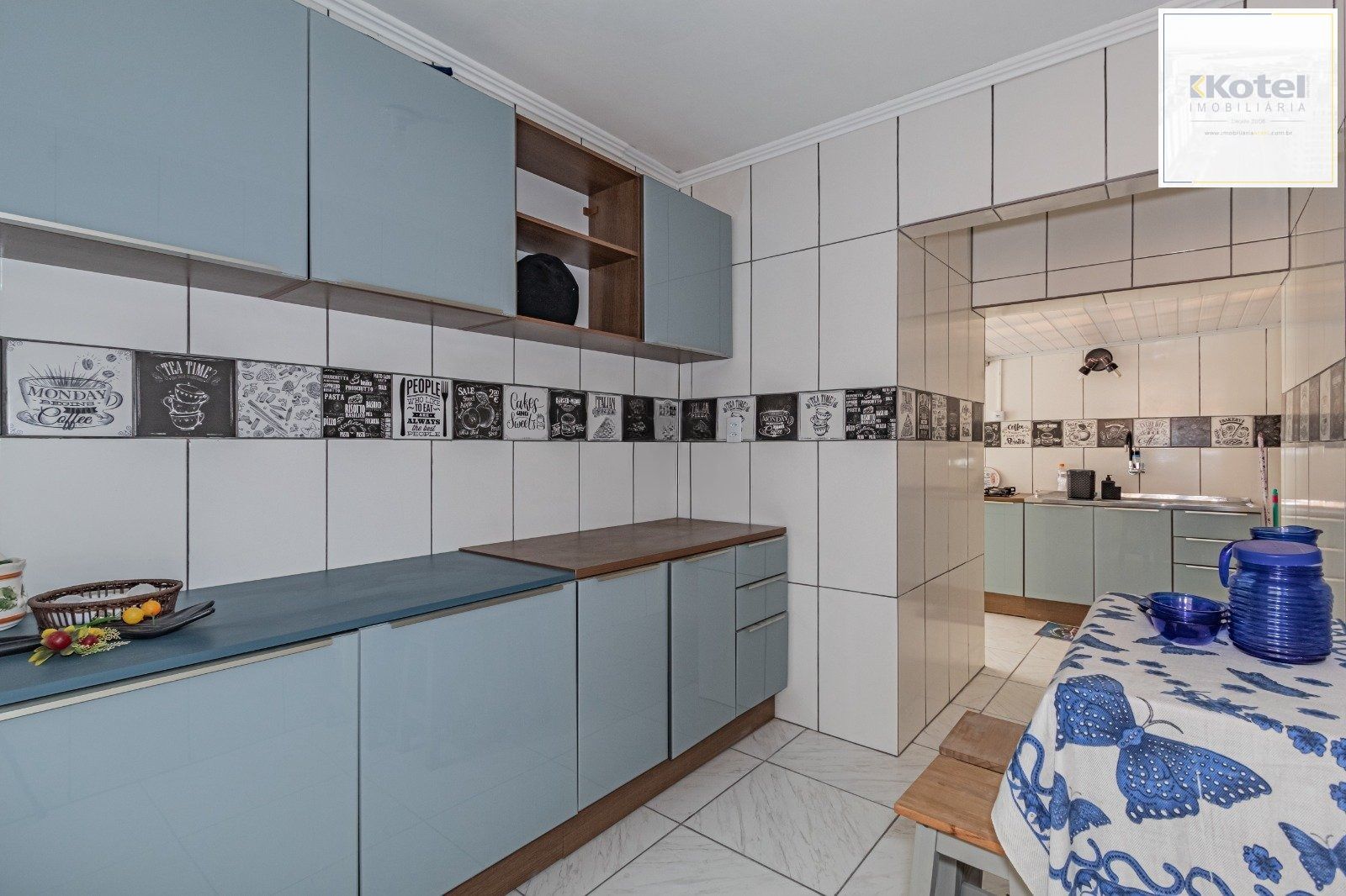 Térreo com pátio Semimobiliado, 2 Dormitórios, Próximo ao Praia de Belas
