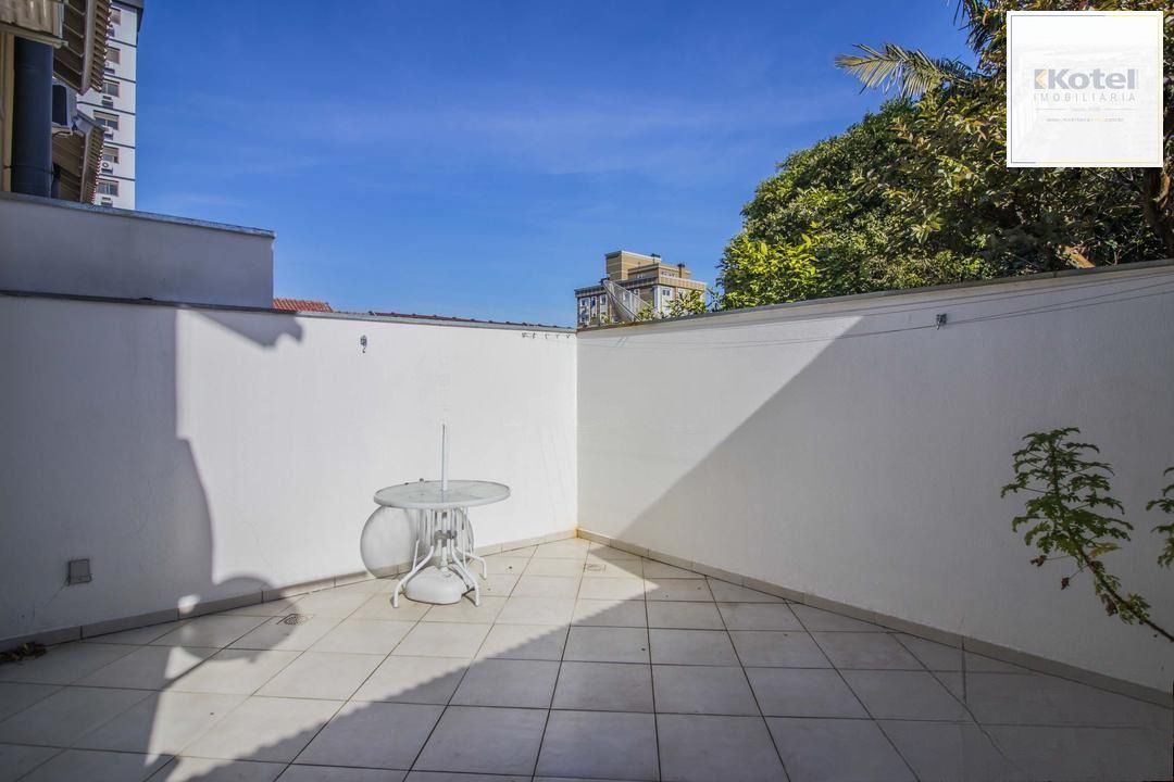 Casa em condomínio com pátio e suíte – Jardim São Pedro, POA