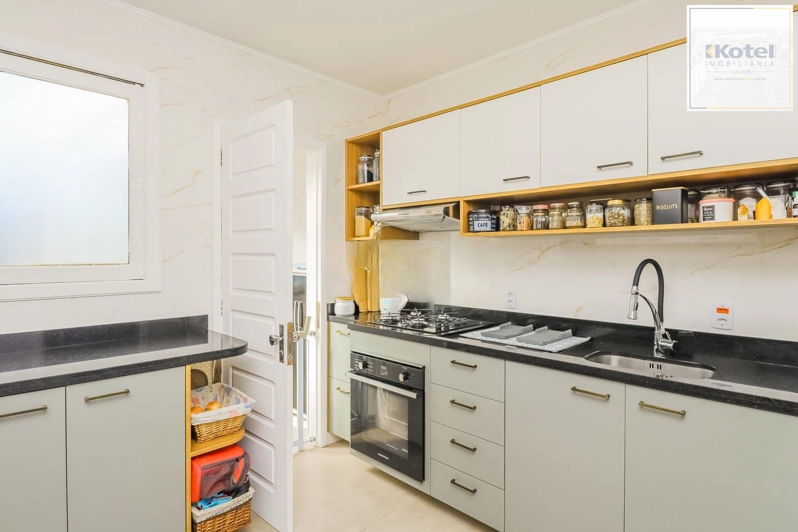 Cobertura, 3 quartos, à venda, 228 m², Passo da Areia - Porto Alegre — foto 4