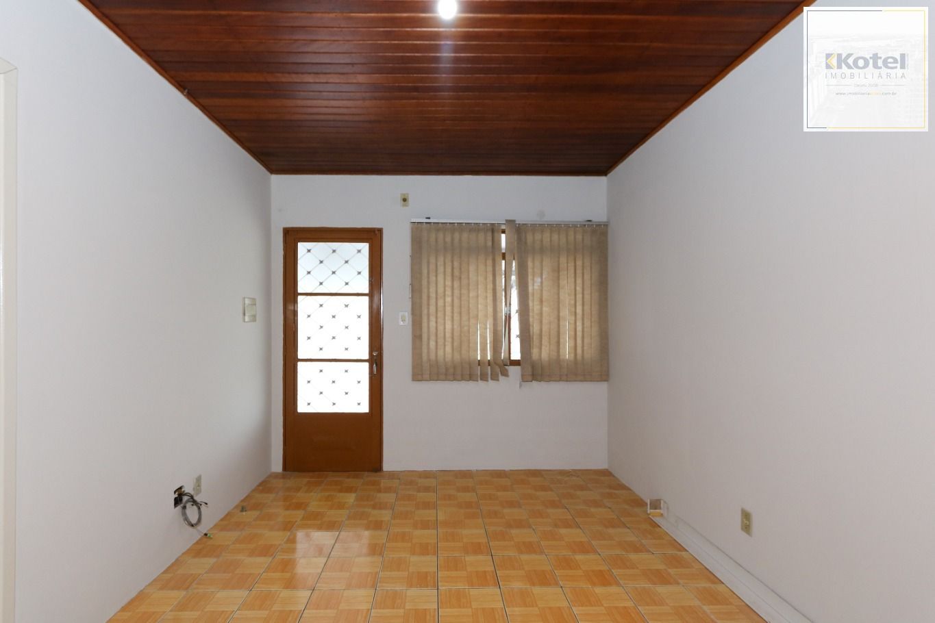 Casa aconchegante em condomínio com 2 dormitórios, no condomínio no Bairro Igara Canoas