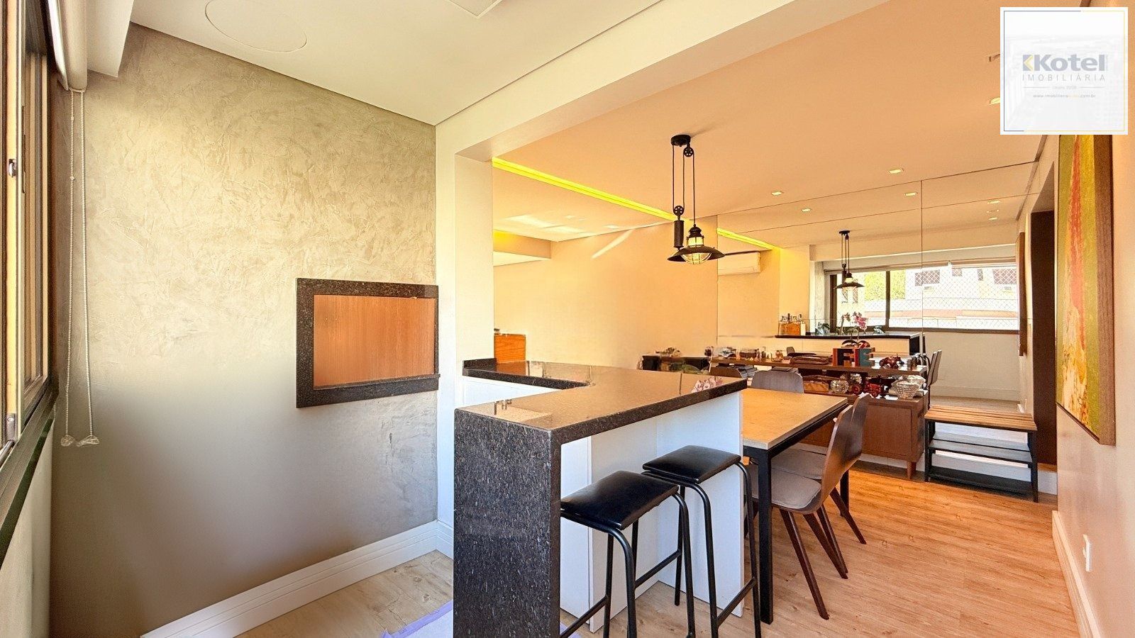 Apartamento semimobiliado com churrasqueira no Higienópolis