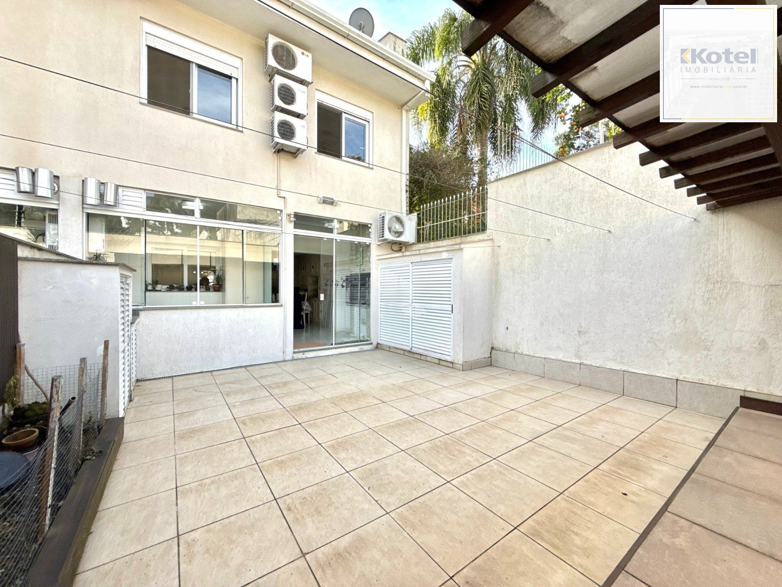 Casa com 3 Suítes e 3 Vagas no Bairro Vila Ipiranga — foto 4