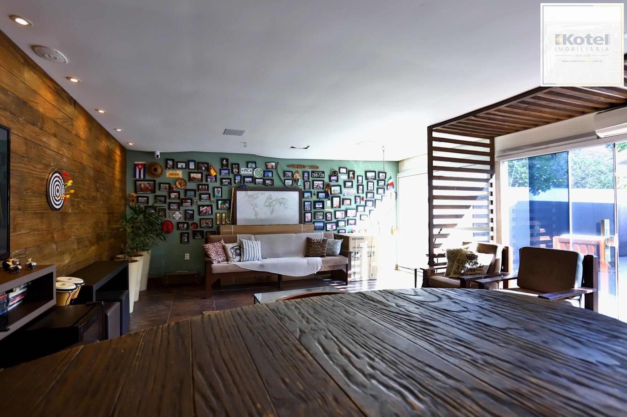 Casa mobiliada com suíte, patio e espaço gourmet completo