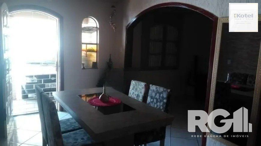 Casa Ampla com Piscina e 4 Dormitórios no Rubem Berta — foto 5