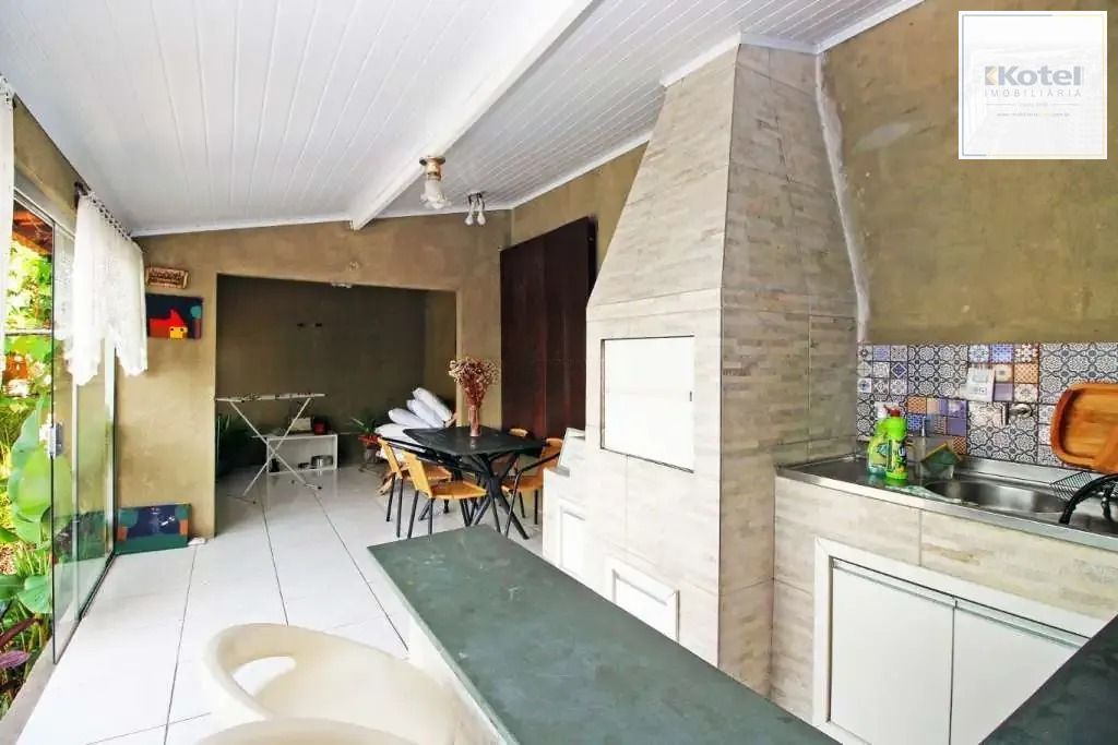 Sobrado com suíte, piscina e espaço gourmet no Jardim Sabará