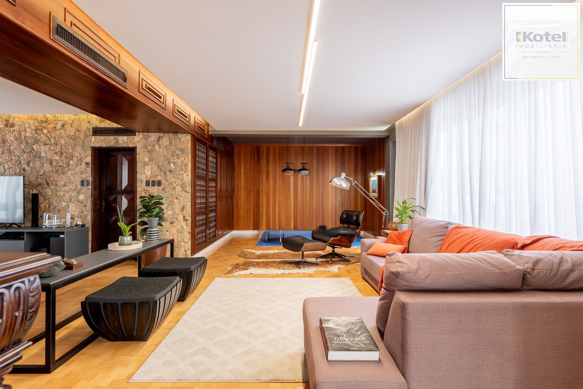 Apartamento com 295m² e 3 dormitórios, 1 suíte, 2 vagas individuais, no bairro Independência — foto 4