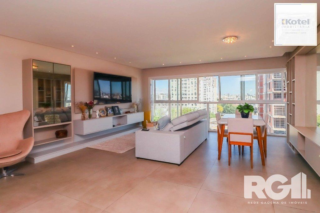 Apartamento com 3 Dormitórios, Suíte e Vaga Dupla – Andar Alto