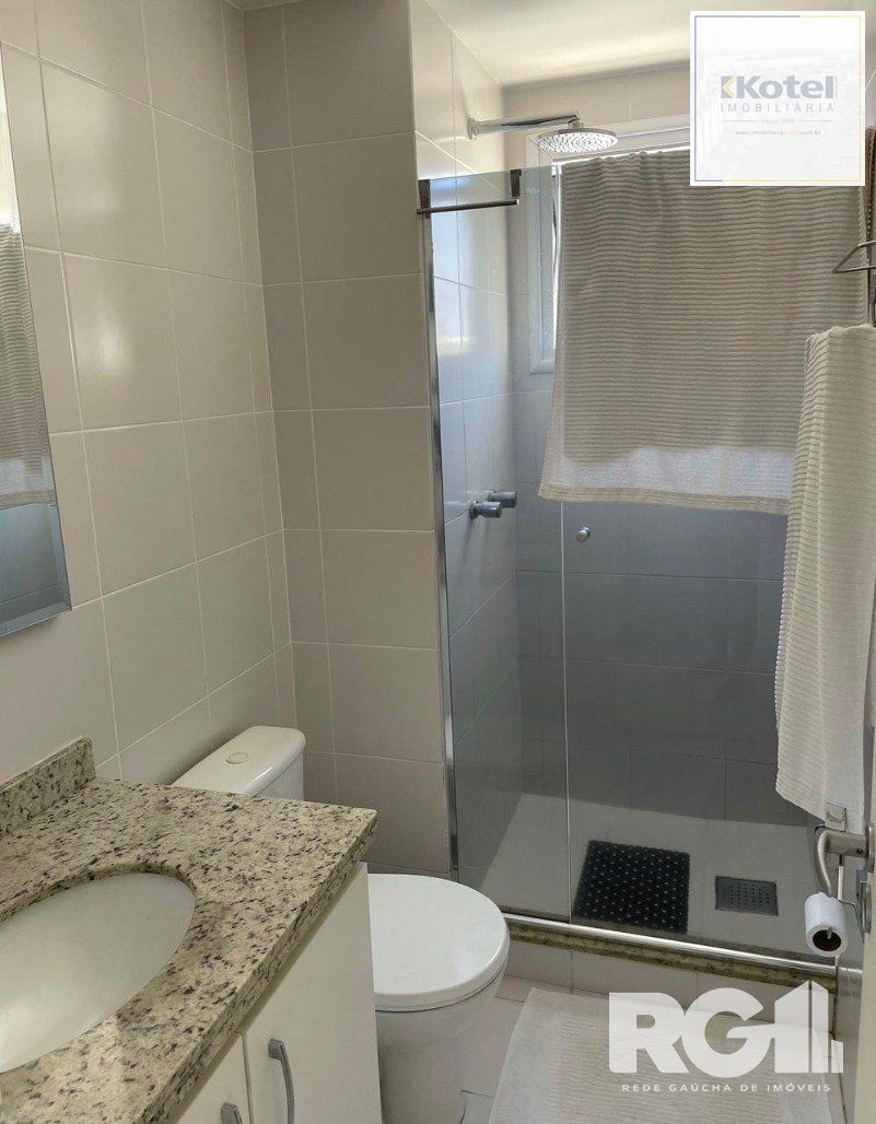Apartamento à venda com 2 dormitórios transformado em 1 (facilmente reversível), suíte, com  69,04m², 2 vagas de garagem.