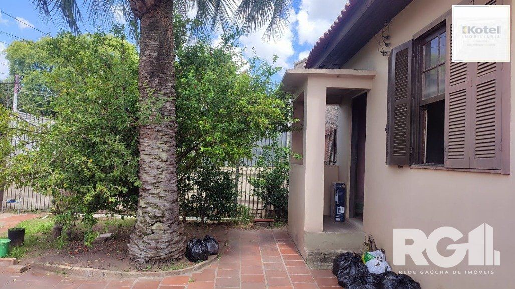 Pátio com 2 casas, 100,46 privativos 3 dorm e 57m², com 2 dorm Zeferino Dias — foto 2