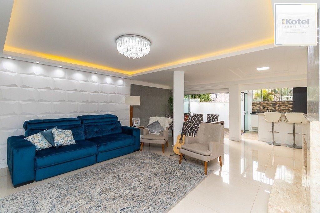 Casa em condomínio com 4 quartos, 2 suítes e 2 vagas à - Jardim Sabara
