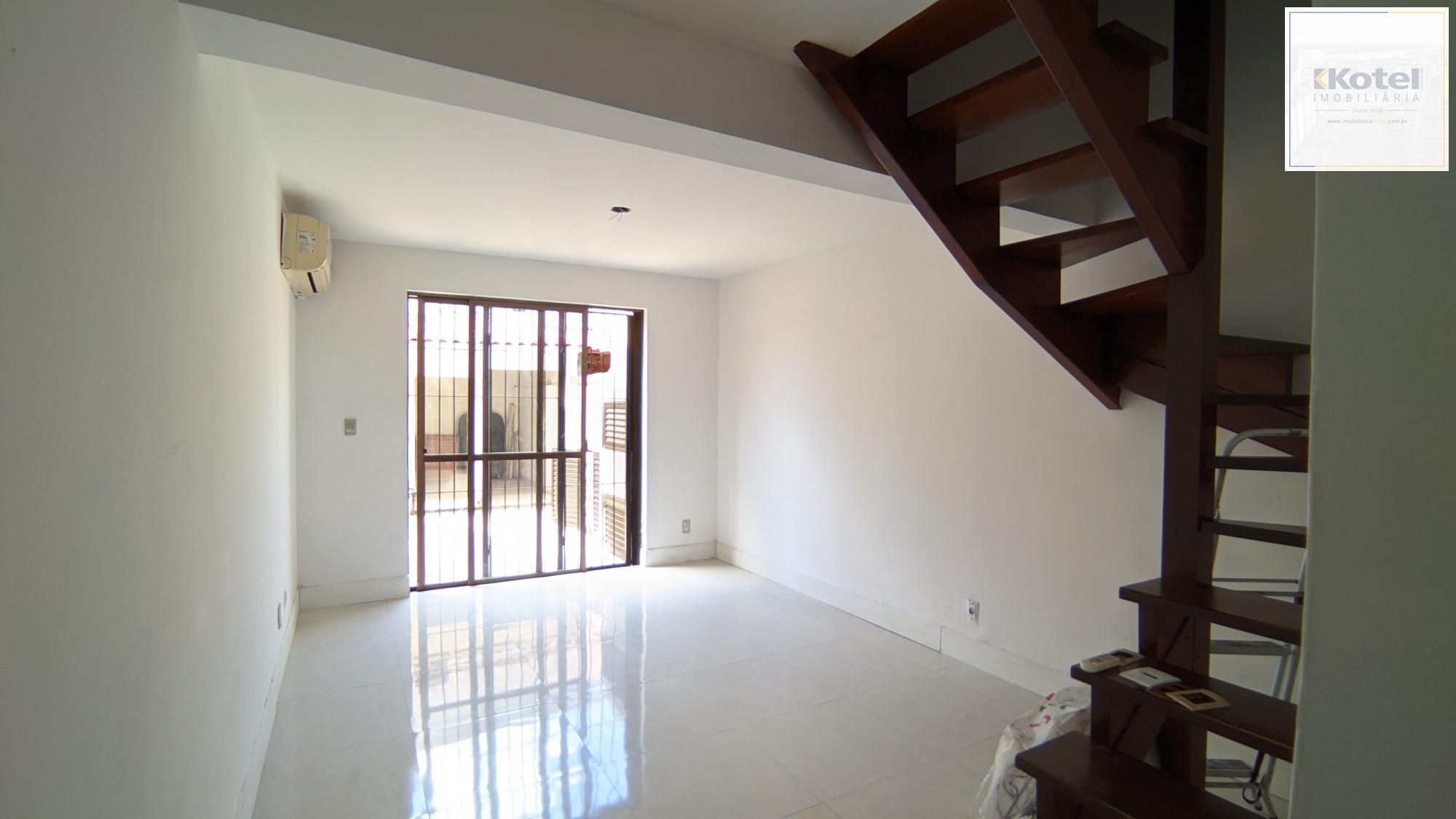 Casa de 3 Andares com Pátio e Churrasqueira Próxima ao Bourbon Country