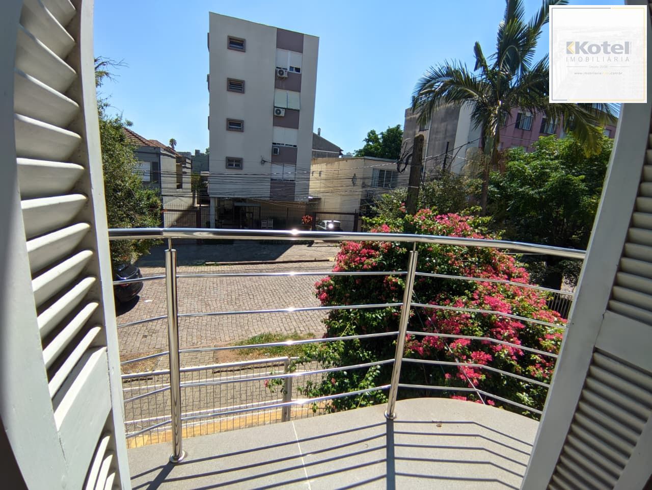 Casa desocupada 3 Dormitórios, churrasqueira, sotão no Bairro Auxiliadora — foto 2