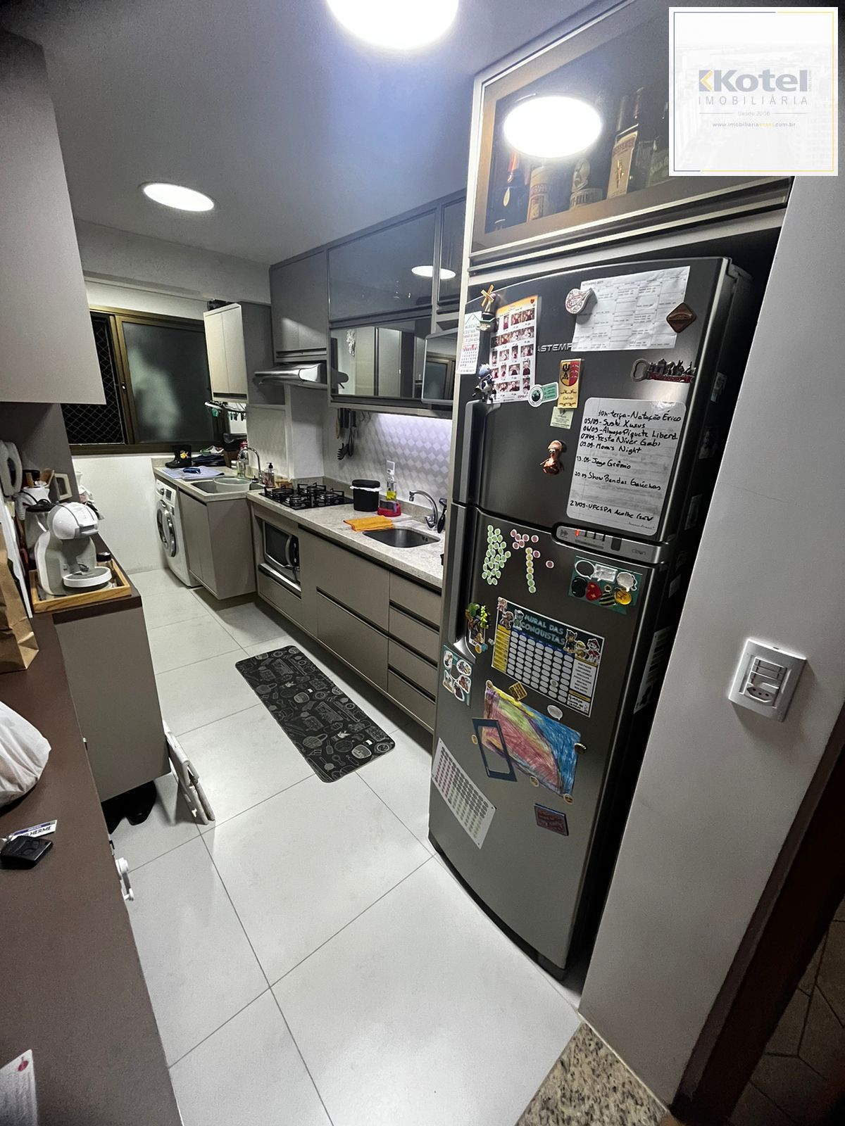 Apartamento mobiliado 2 dormitórios com suíte e 2 vagas em Petrópolis Poa — foto 3